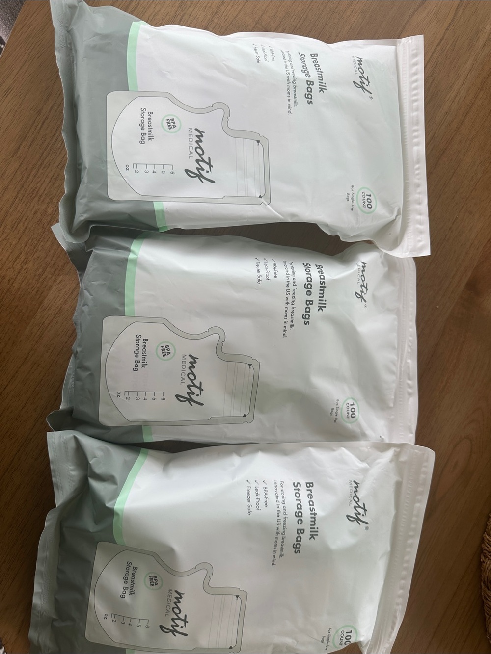 Motif Medical Breastmilk Storage Bags – White with Mint Accent
